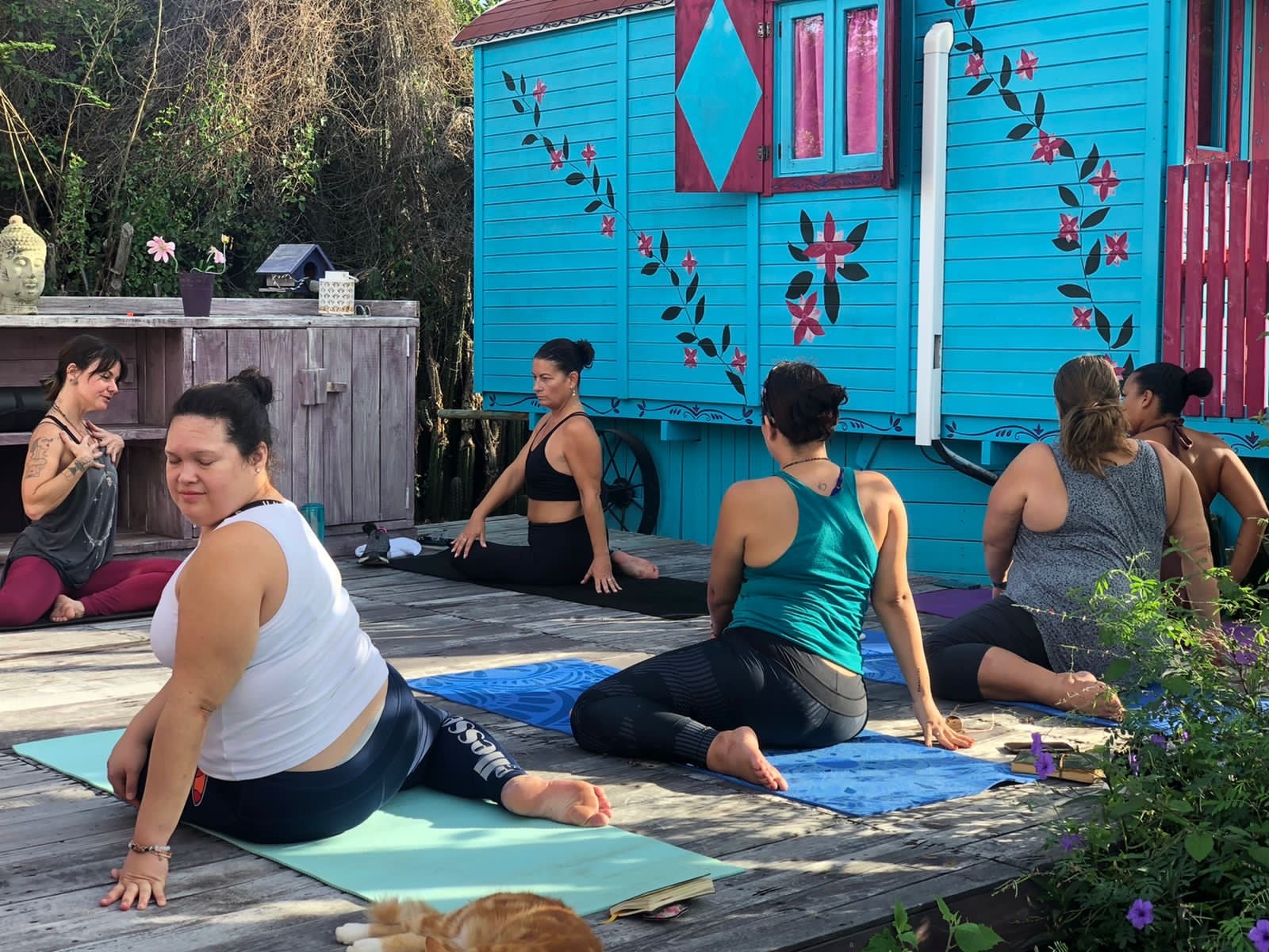 Sunset yoga circle and mindfulness gathering at Mammaloe’s Aruba